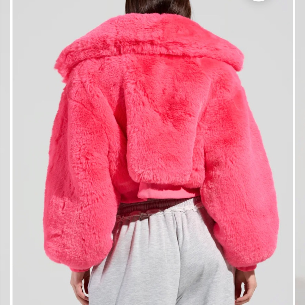 AKIRA NWT FAUX FUR BOMBER IN HOT PINK 💕Size M - Picture 8 of 15